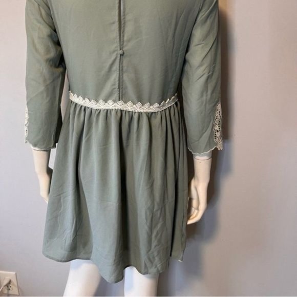New With Tag H&M Mint Green Short Dress with Lace insert Size 6 - Picture 4 of 10
